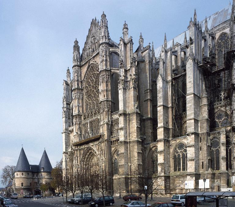 L'ensemble cathédral Saint-Pierre de Beauvais - conditions d'enquête