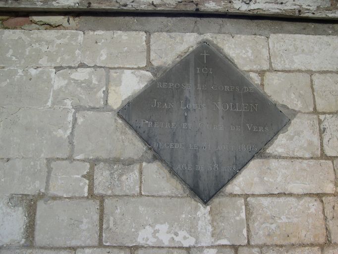 Tombeau (stèle funéraire) de Jean-Louis Nollen, ancien curé de Vers