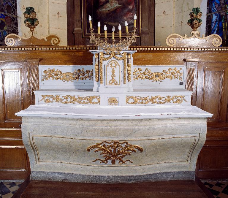 Ensemble du maître-autel (autel tombeau, gradin d'autel, tabernacle)