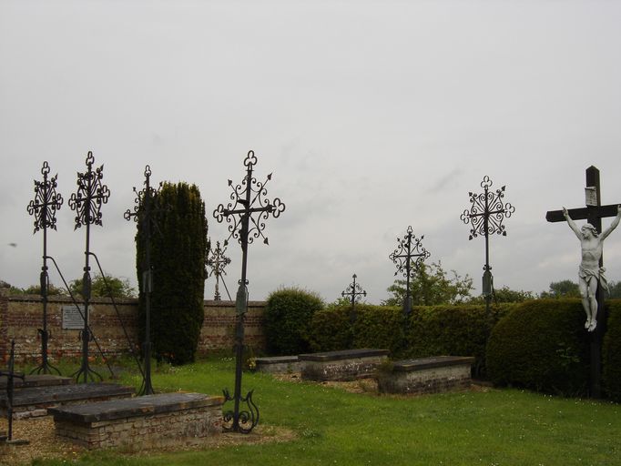 Enclos funéraire des familles Malbrancke-Deramecourt et Guilbert (ancien cimetière privé)