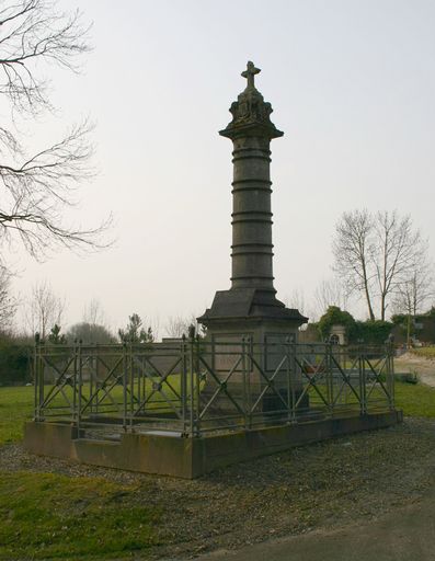 Monument sépulcral de la famille de l'Amiral Bonard et de la famille Rivière