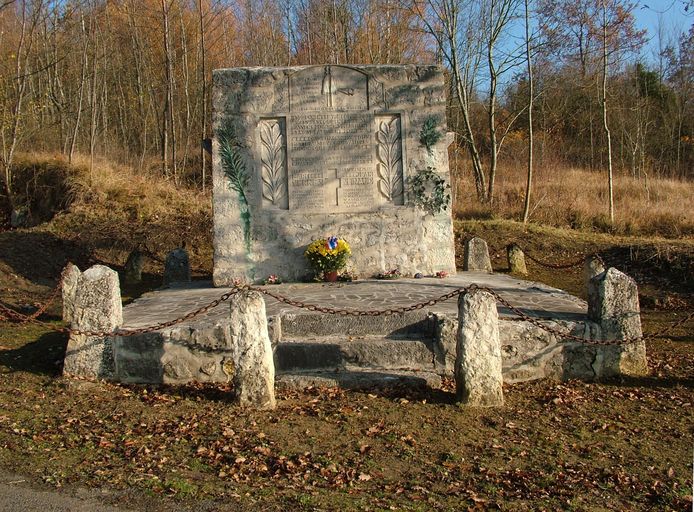 Monument aux morts des Aviateurs à Ostel