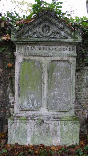 Tombeau (stèle funéraire) de la famille Dubois-Lefèvre