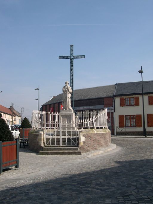 Croix monumentale (croix de mission) à Camon
