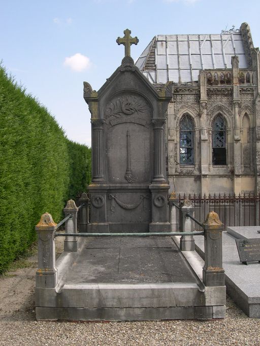 Tombeau (stèle funéraire) de la famille Senaux
