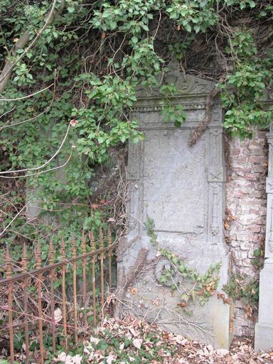 Tombeau (stèle funéraire) de la famille Baudisson-Esquelle