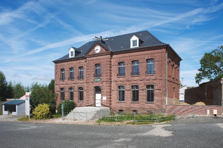 Ancienne primaire école de garçons et mairie de Woincourt (actuelle mairie)