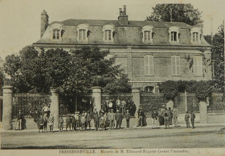 Ancienne demeure (détruite) de l'industriel Edouard Riquier (actuelle place du Château-Brûlé)