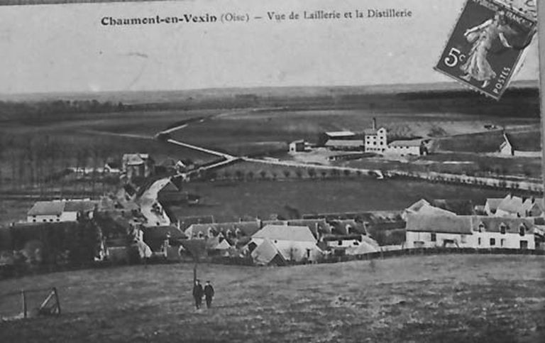 Ancienne distillerie d'alcool de betteraves Chéron, puis de Chaumont (détruit), actuellement garage de réparation automobile Renault