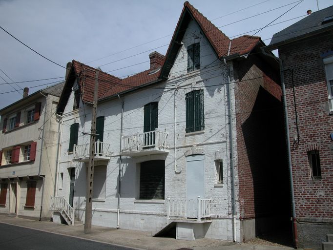Maison à deux logements accolés, anciennement dits Chanteclerc et Troënes