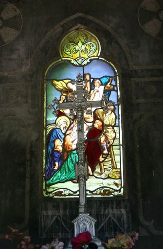 Ensemble de trois verrières : Descente de Croix, Sacré Coeur, Notre-Dame du Coeur immaculé