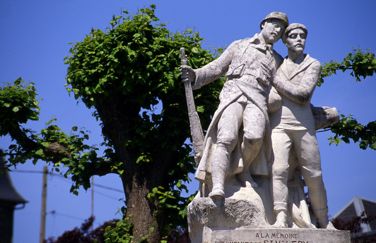 Groupe sculpté (figure colossale) : La Marine soutenant l'Infanterie