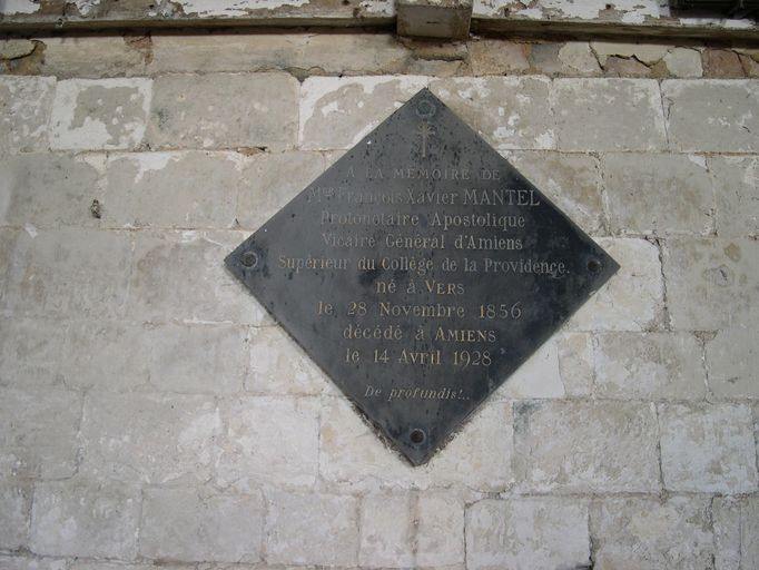 Monument (stèle funéraire), à la mémoire de François Xavier Mantel, supérieur du collège de la Providence