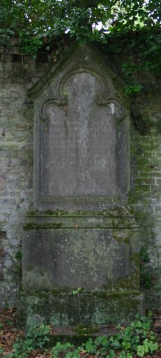 Tombeau (stèle funéraire) de la famille Quertant-Laignel