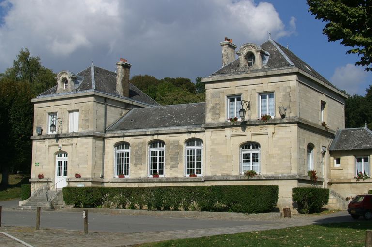 Mairie et ancienne école primaire de Bouconville-Vauclair