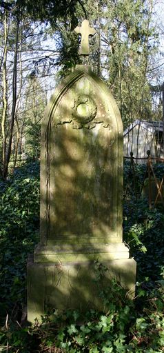 Tombeau (stèle funéraire) Vasseur / Derivière-Chatelain et Chevalier (ancien enclos funéraire)