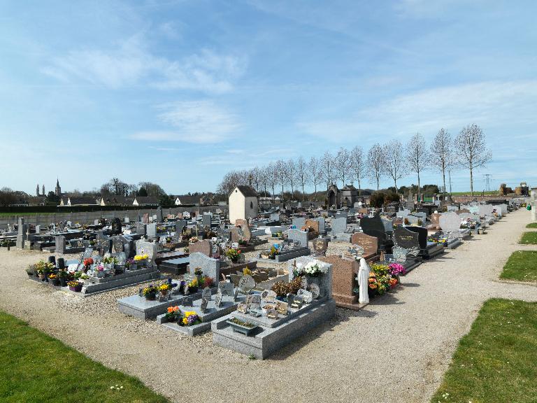 Le cimetière communal de Dargnies