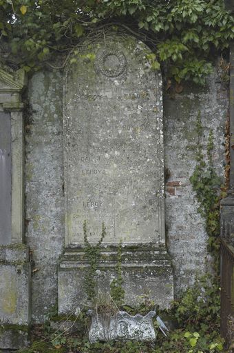 Tombeau (stèle funéraire) de la famille Leroy-Caron