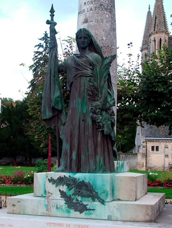 Statue (grandeur nature) : la France victorieuse