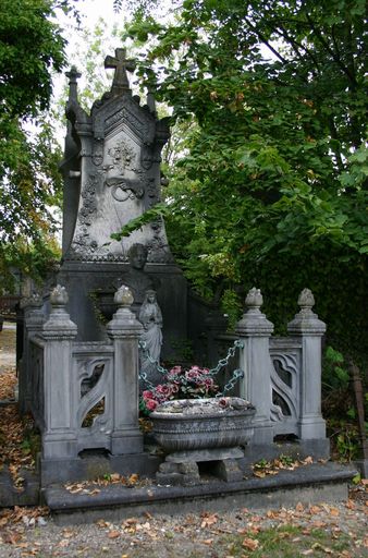 Tombeau (stèle funéraire) de la famille Lambert-Lucas