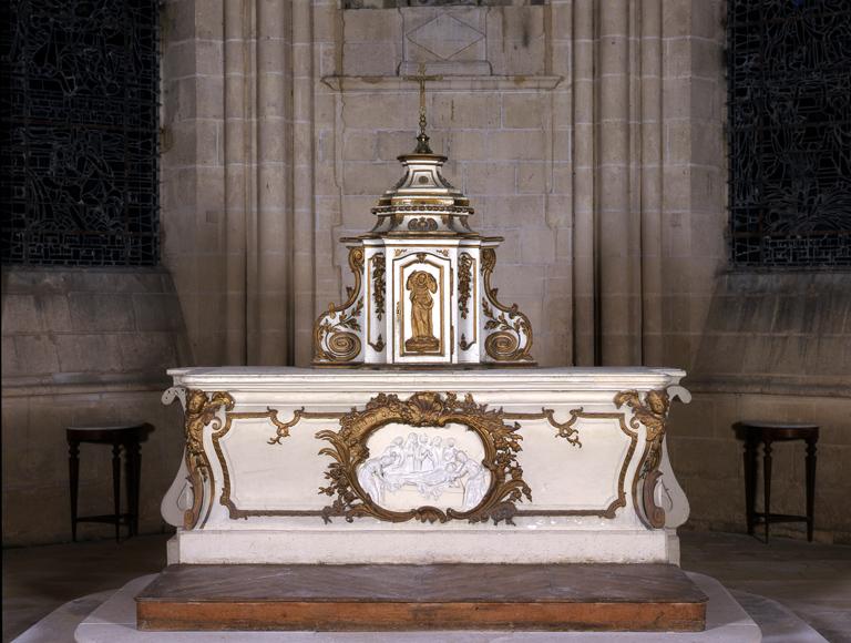 Maître-autel et son tabernacle