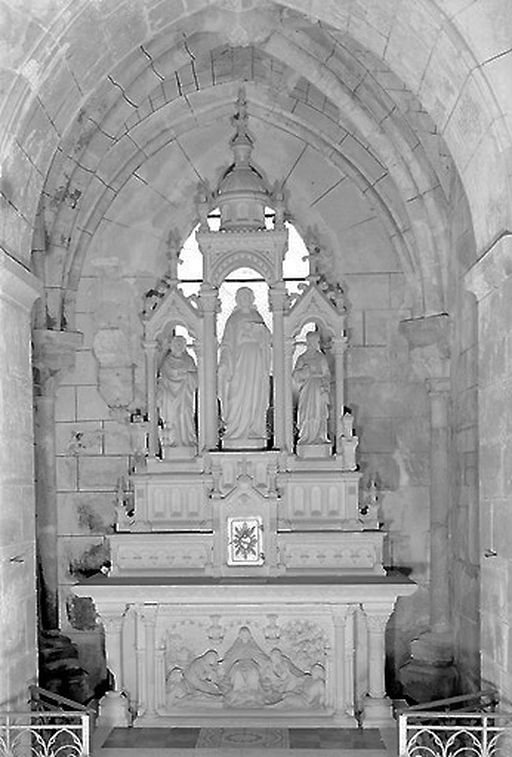 Autel secondaire du Christ du Sacré-Cœur (autel, tabernacle, retable architecturé, trois statues)