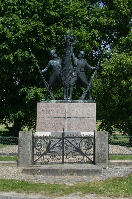 Monument aux morts des Marie-Louise et des Bleuets de 1914 à Bouconville-Vauclair