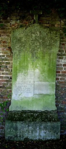 Tombeau (stèle funéraire) de la famille Duhamel-Dubuc et Léger Duhamel