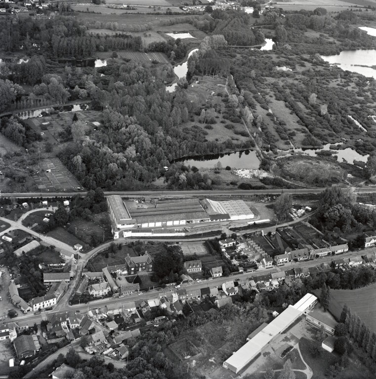 Ancienne cidrerie, dite Grande cidrerie modèle de Picardie, devenue filature de Picquigny, puis usine de matériel électrique industriel Luwa Airchal