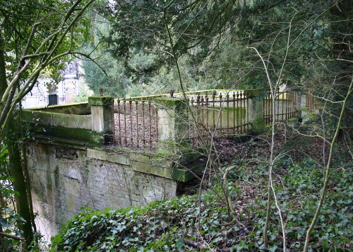 Tombeau (chapelle) de la famille Leclercq-Poulain, de la famille Cauët-Lefebvre et de la famille Dubois-Quillet