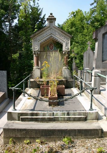 Tombeau (stèle funéraire) de la famille Tourbier-Geollier