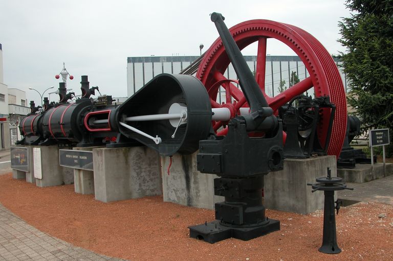 Ancienne sucrerie de betteraves Massignon et Dufour, devenue usine de matériel agricole Robart, puis scierie Petit