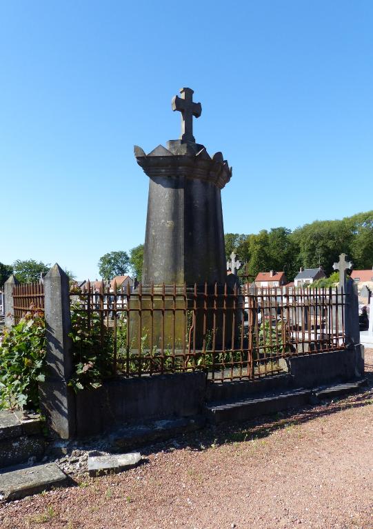 Monument funéraire des familles Glutron-Desachy et Colmaire-Desachy