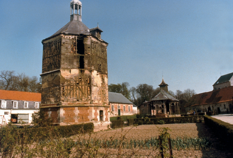 Ancien manoir, puis ferme du château à Bertangles