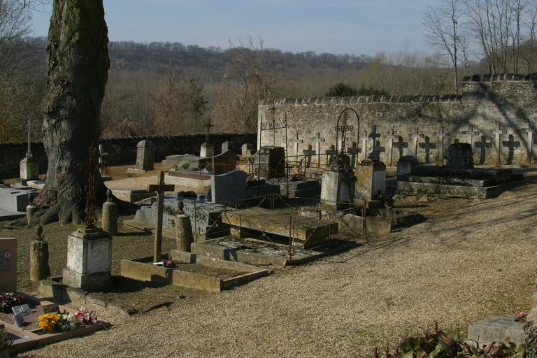 Cimetière d'Ostel