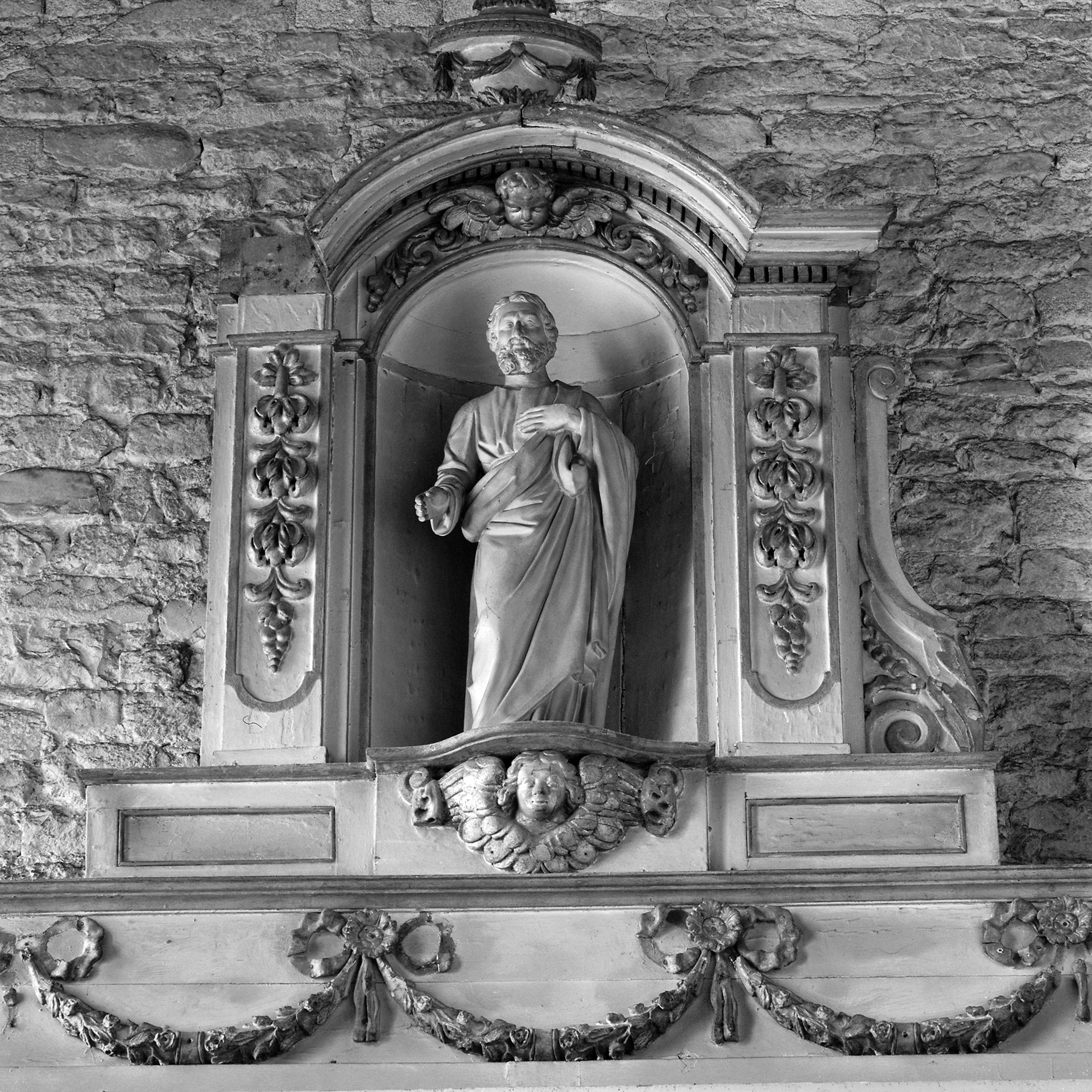 Statue : saint Joseph (?)