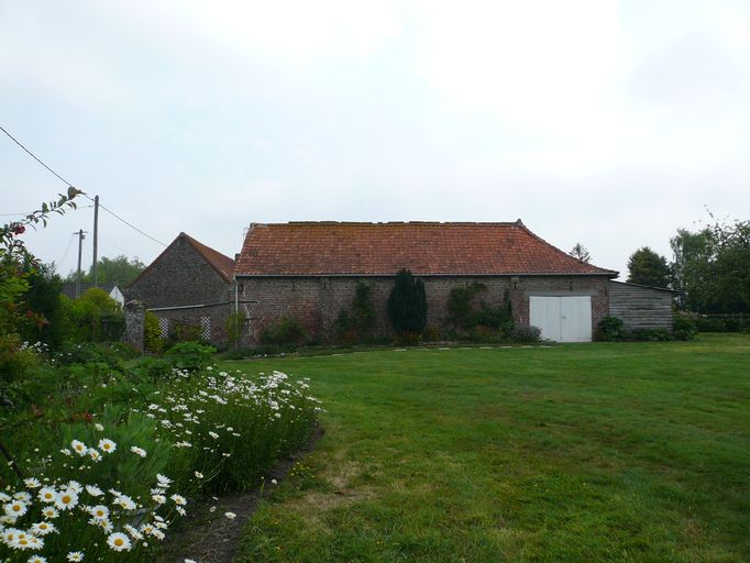 Ancienne ferme et épicerie-mercerie-café, ancien relais-auberge, de Favières, dit café Magdeleine