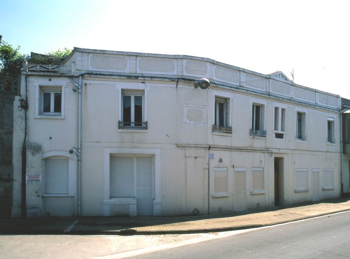 Magasins de commerce avec logements à l'étage, dits Louise, Freya, La Panne, L'Oasis, La Boule, Etoile du Matin, Jehan Gérard, actuellement maisons (Onival)