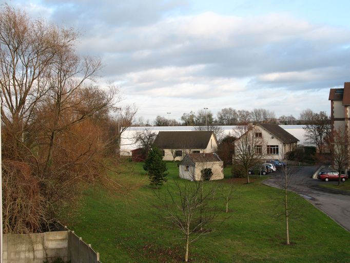 Ancien moulin à farine, puis usine de construction électrique, puis hospice des filles de la Charité de saint Vincent de Paul, actuellement maison de retraite