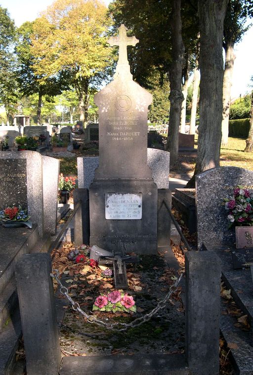 Tombeau (stèle funéraire) de la famille Lamarre-Darquet [concession Crety]