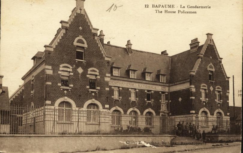 Caserne Sainte-Anne, puis caserne de gendarmerie, puis immeuble à logements