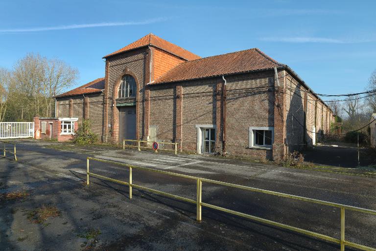 Anciens moulins, puis scierie, devenue filature et tissage de jute Saint Frères à Berteaucourt-les-Dames, dit d'Harondel, puis usine de meubles Sièges de France