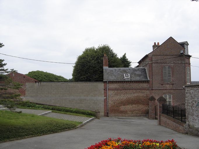 Ancienne ferme et café à Pendé, dit Café Continental