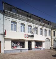 Maison de maître, actuellement immeuble à boutique