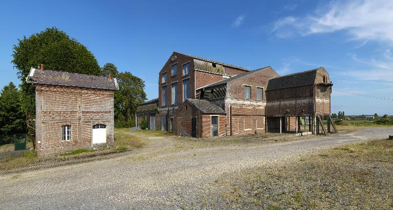 Ancienne sucrerie de betteraves Cranney et Lalanne, puis ancienne râperie de betteraves de la Compagnie Nouvelle des Sucreries Réunies (C.N.S.R.) d'Ercheu, devenue entrepôt agricole Vannoote