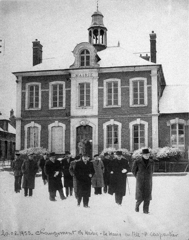 Ancienne villa Grand-Mère, devenue demeure de l'industriel Alfred Maguin, puis d'Abel Maguin, actuelle mairie de Charmes