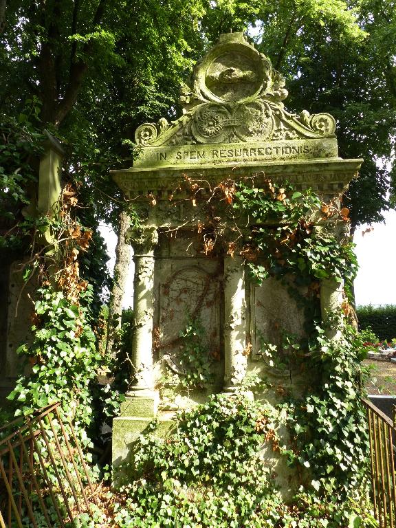 Tombeau (stèle funéraire) de la famille Dupuis-Lequien
