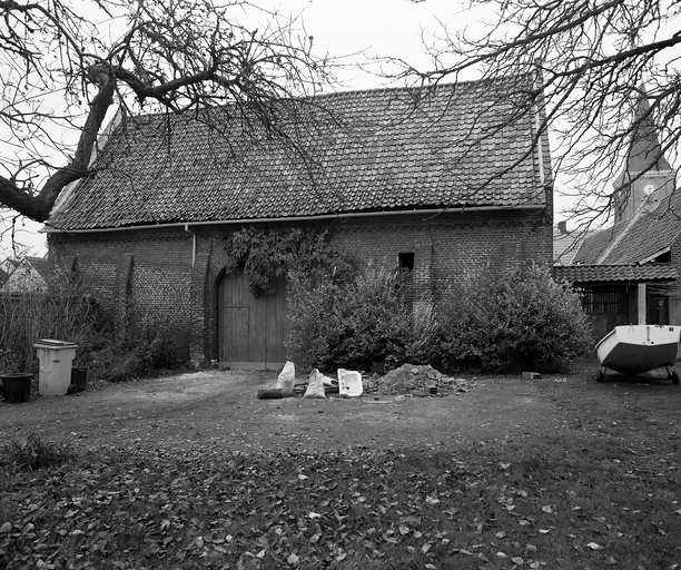 Ancienne ferme à cour fermée
