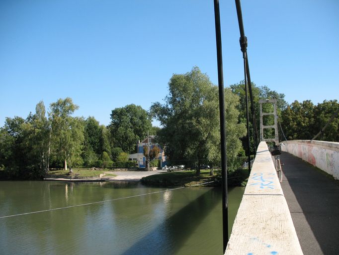 Passerelle Jean-Biondi à Villers-Saint-Paul