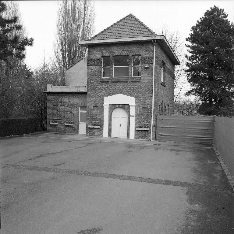 Ancien asile d'aliénés, puis hôpital psychiatrique, puis centre hospitalier spécialisé (CHS), dit établissement public de santé mentale des Flandres